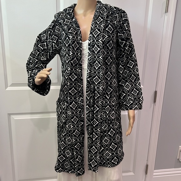 Vera Bradley Hooded Fleece Robe Concerto Print - Picture 3 of 9
